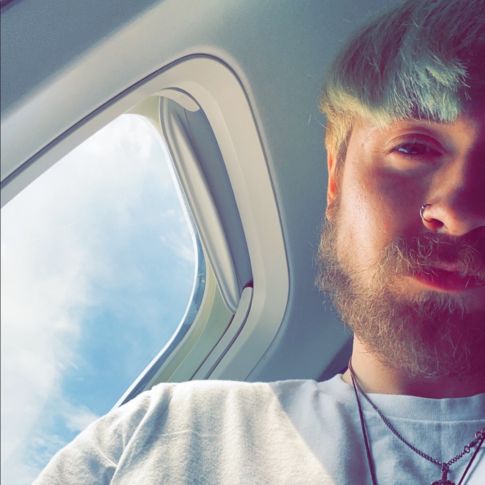 Meet your Posher, Logan